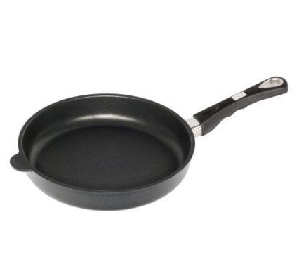 Satake frying pan in lightweight cast iron - Non-stick frying pan