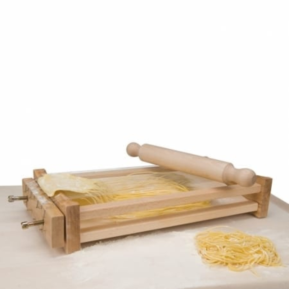 How to Roll and Cut Pasta Dough - How to use a Chitarra Cutter